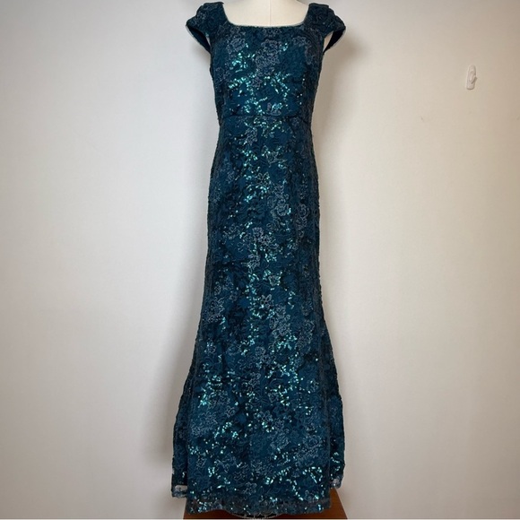 Alex Evenings Embroidered Lace And Sequins Cap Sleeve Gown Women’s Size 6 Petite - Picture 4 of 16